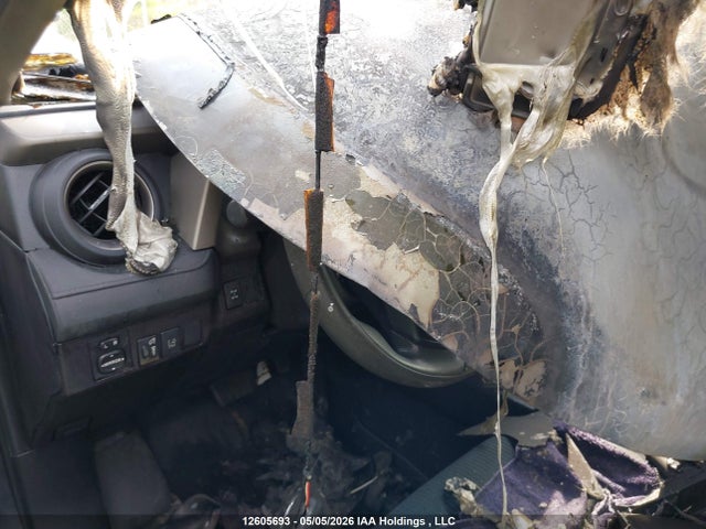 Toyota RAV4 LE 2018 2T3BFREV5JW832527 Image 7