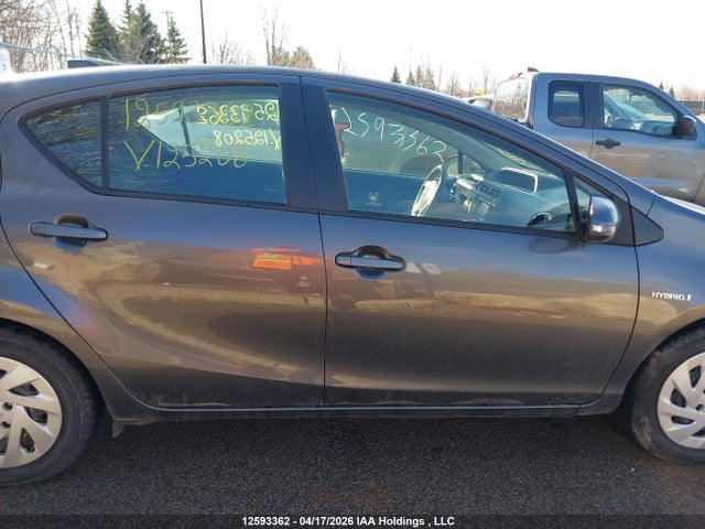 JTDKDTB38G1125208 Toyota Prius C Technology