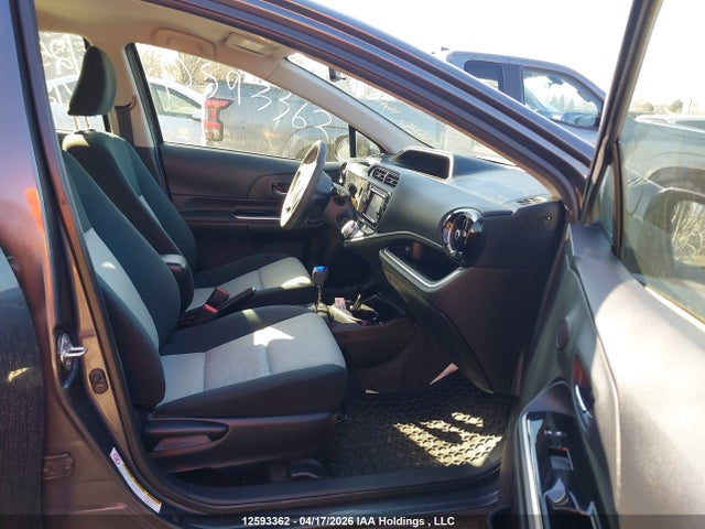 JTDKDTB38G1125208 Toyota Prius C Technology