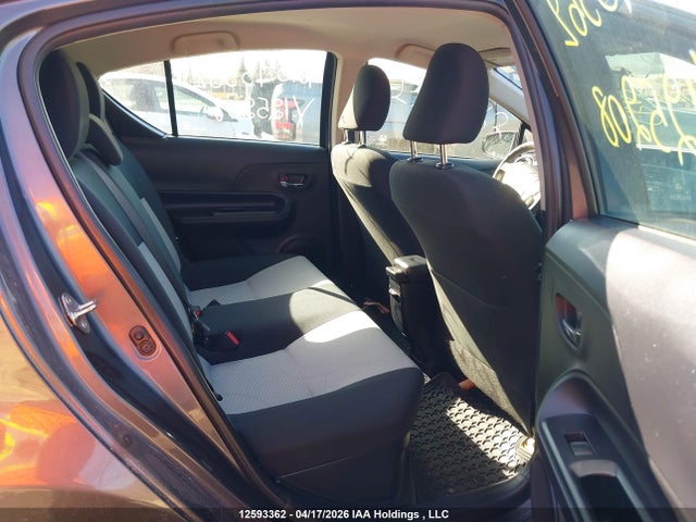JTDKDTB38G1125208 Toyota Prius C Technology