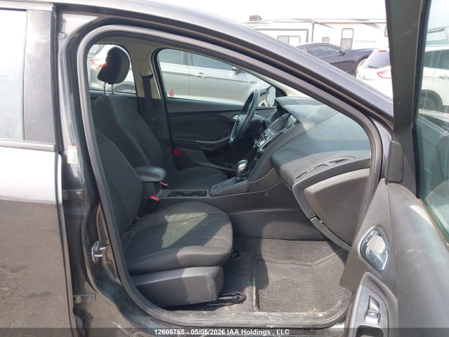 12605765 :رقم المزاد ، 1FADP3F28GL277906 vin ، 2016 Ford Focus Se مزاد بيع