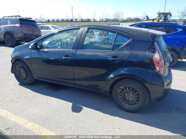 JTDKDTB38G1129789 Toyota Prius C Technology