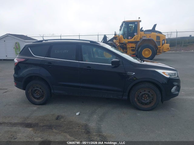 1FMCU9G91HUA71721 Ford ESCAPE SE