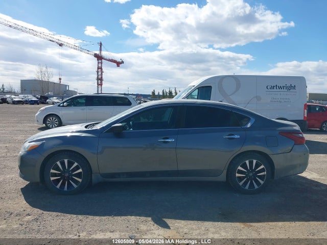 2018 Nissan Altima მანქანა იყიდება აუქციონზე, vin: 1N4AL3AP4JC185359, აუქციონის ნომერი: 12605809