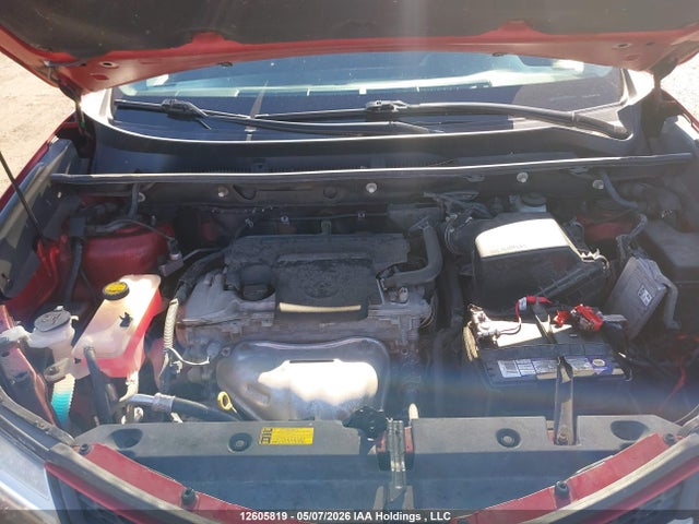 2T3ZFREV0FW179370 Toyota RAV4 LE