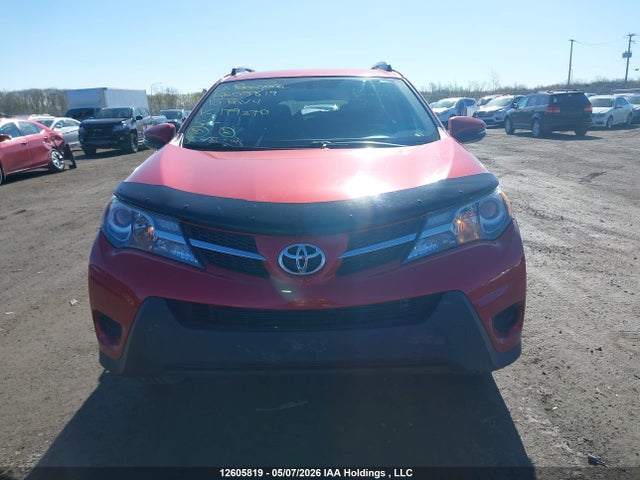 2T3ZFREV0FW179370 Toyota RAV4 LE