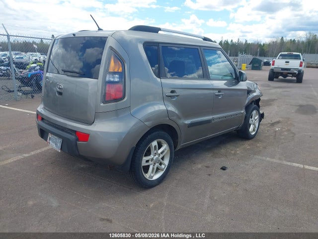 12605830 :رقم المزاد ، KNDJT2A26B7305309 vin ، 2011 Kia Soul 2.0l 2u/2.0l 4u/2.0l 4u Burner/2.0l 4u Luxury/2.0l 4u Retro/2.0l 4u Sx مزاد بيع