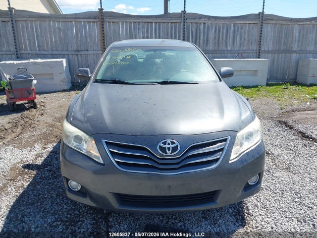 12605837 :رقم المزاد ، 4T1BF3EK2BU213400 vin ، 2011 Toyota Camry Xle مزاد بيع