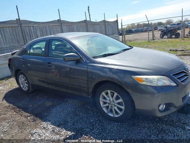 12605837 :رقم المزاد ، 4T1BF3EK2BU213400 vin ، 2011 Toyota Camry Xle مزاد بيع