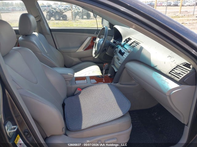 12605837 :رقم المزاد ، 4T1BF3EK2BU213400 vin ، 2011 Toyota Camry Xle مزاد بيع