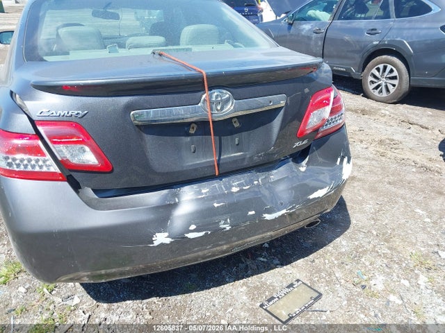 12605837 :رقم المزاد ، 4T1BF3EK2BU213400 vin ، 2011 Toyota Camry Xle مزاد بيع
