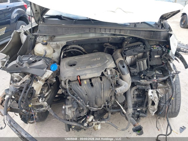 KNDPMCAC6H7277915 KIA Sportage Lx