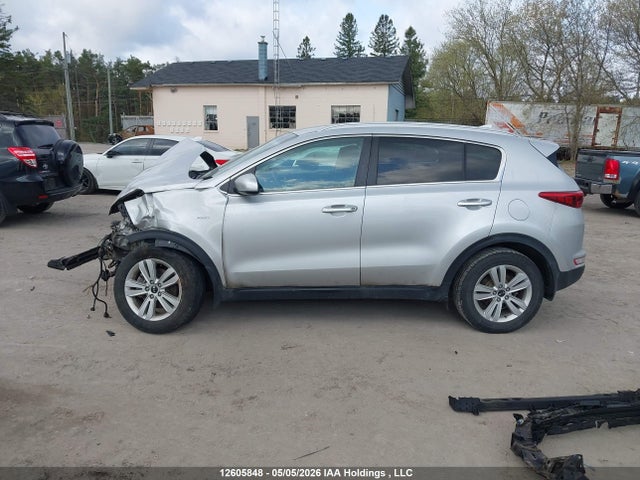 KNDPMCAC6H7277915 KIA Sportage Lx