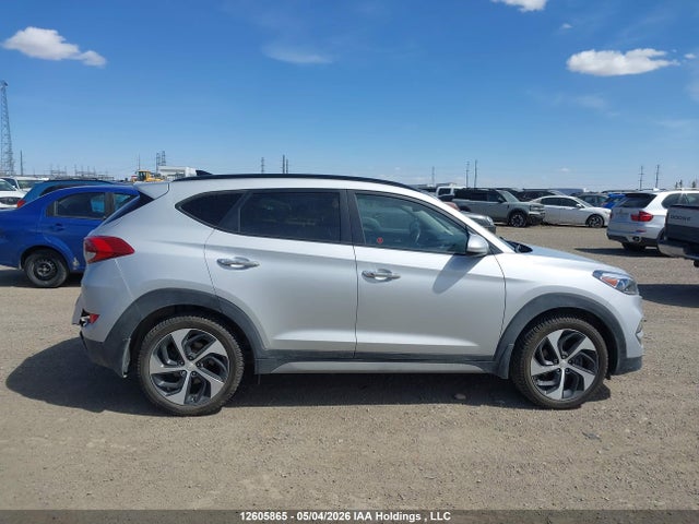 2018 Hyundai Tucson Se 1.6t მანქანა იყიდება აუქციონზე, vin: KM8J3CA24JU828880, აუქციონის ნომერი: 12605865