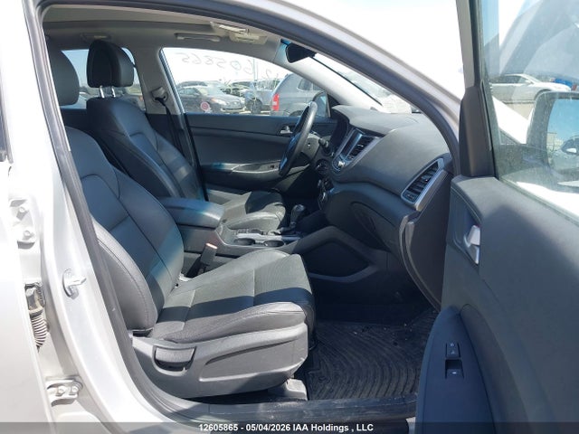 2018 Hyundai Tucson Se 1.6t მანქანა იყიდება აუქციონზე, vin: KM8J3CA24JU828880, აუქციონის ნომერი: 12605865
