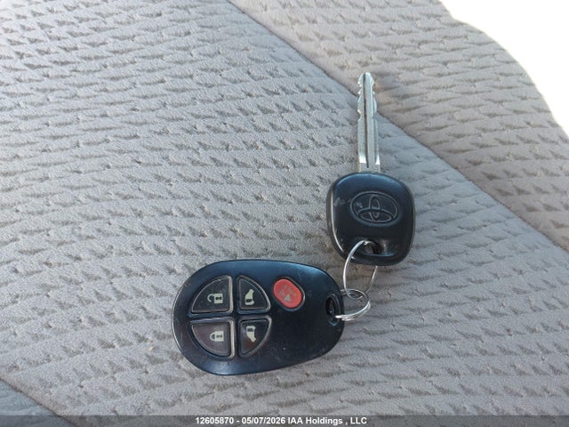 12605870 :رقم المزاد ، 5TDKK3DC0BS059686 vin ، 2011 Toyota Sienna مزاد بيع