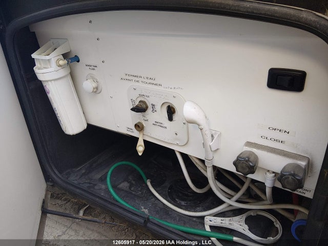 12605917 :رقم المزاد ، 1F66F5DY5G0A02815 vin ، 2016 Ford F53 مزاد بيع