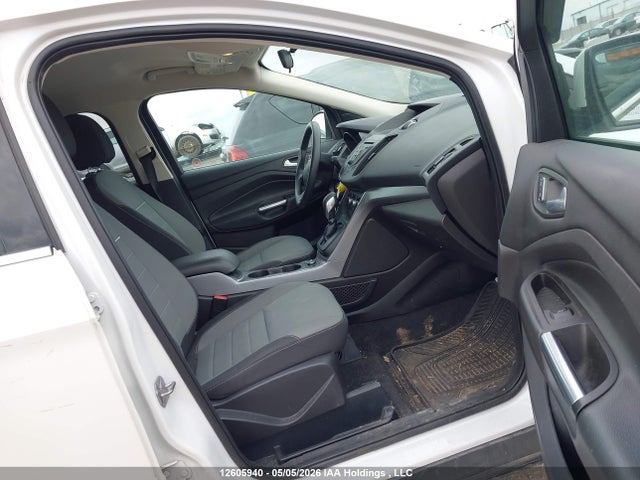 Продажа на аукционе авто 2015 Ford Escape, vin: 1FMCU0GX3FUC15857, номер лота: 12605940