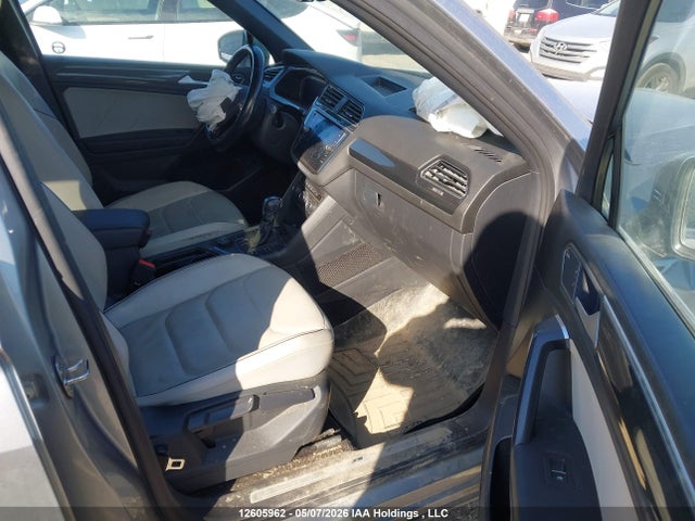 3VV4B7AX1MM063807 Volkswagen Tiguan Sel Premium R-line