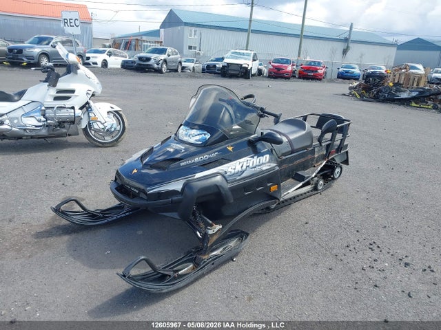 12605967 :رقم المزاد ، YK3SFB5B15R000436 vin ، 2005 Skidoo Expedition مزاد بيع