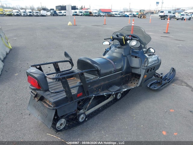 12605967 :رقم المزاد ، YK3SFB5B15R000436 vin ، 2005 Skidoo Expedition مزاد بيع
