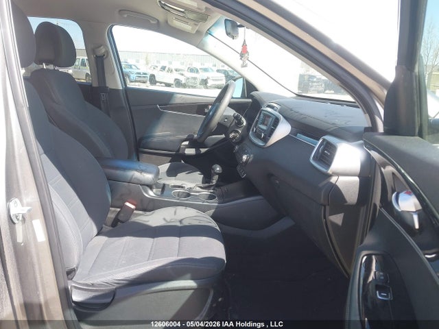 5XYPGDA37GG143607 KIA Sorento Lx/l