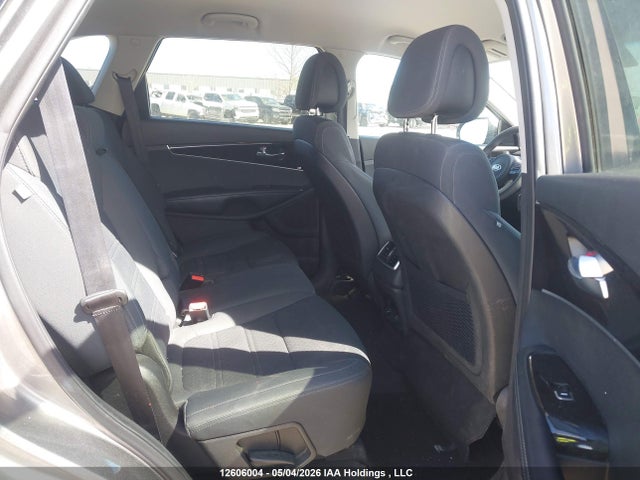 5XYPGDA37GG143607 KIA Sorento Lx/l