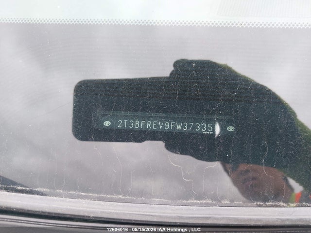 12606016 :رقم المزاد ، 2T3BFREV9FW373350 vin ، 2015 Toyota Rav4 Le مزاد بيع