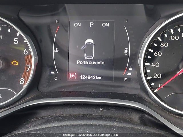 12606038 :رقم المزاد ، 3C4NJDAB7JT256781 vin ، 2018 Jeep Compass Sport مزاد بيع
