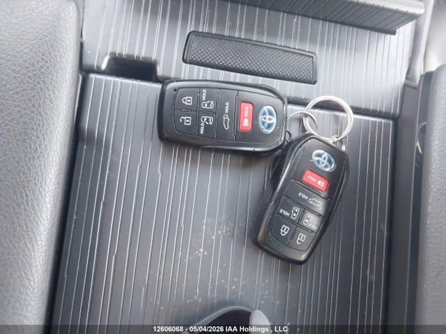 Продажа на аукционе авто 2022 Toyota Sienna Le/xle/xse/limited/platinum, vin: 5TDGRKEC3NS120270, номер лота: 12606068