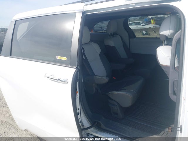Продажа на аукционе авто 2022 Toyota Sienna Le/xle/xse/limited/platinum, vin: 5TDGRKEC3NS120270, номер лота: 12606068