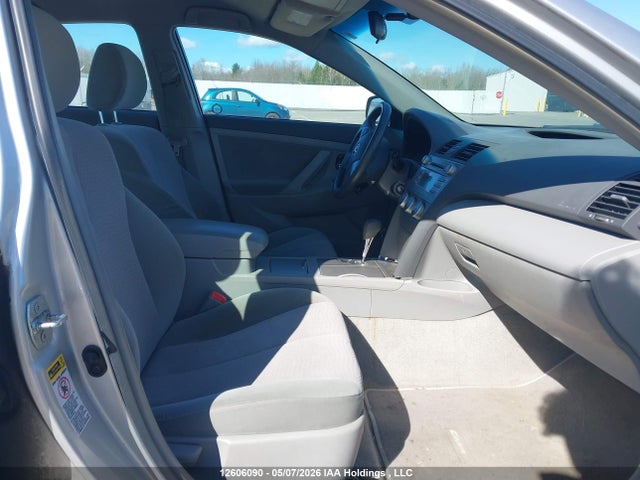 2010 Toyota Camry Se/le/xle მანქანა იყიდება აუქციონზე, vin: 4T1BF3EK5AU079982, აუქციონის ნომერი: 12606090
