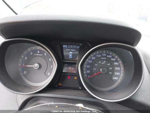2013 Hyundai Elantra Gt მანქანა იყიდება აუქციონზე, vin: KMHD35LE7DU026019, აუქციონის ნომერი: 12606114