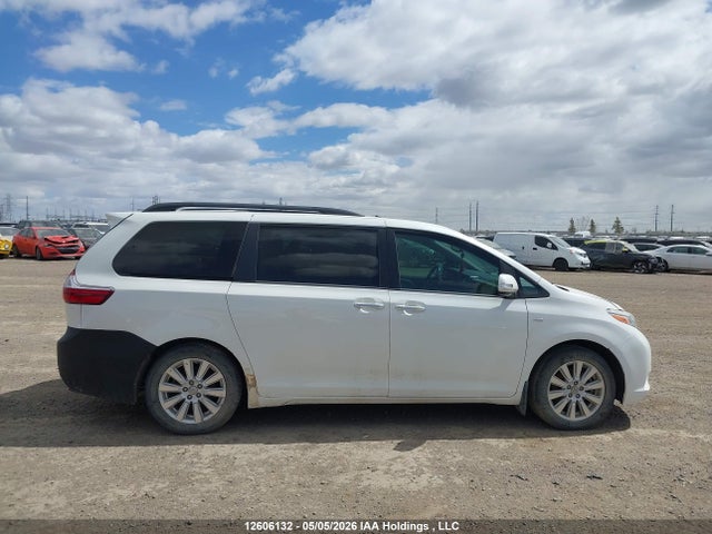 12606132 :رقم المزاد ، 5TDDZ3DC4HS148805 vin ، 2017 Toyota Sienna Xle/limited مزاد بيع