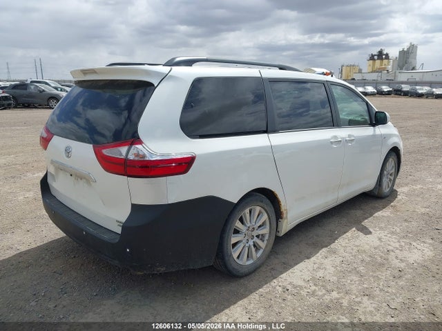12606132 :رقم المزاد ، 5TDDZ3DC4HS148805 vin ، 2017 Toyota Sienna Xle/limited مزاد بيع