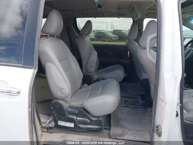 12606132 :رقم المزاد ، 5TDDZ3DC4HS148805 vin ، 2017 Toyota Sienna Xle/limited مزاد بيع