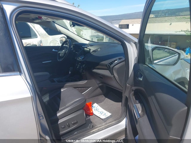 2017 Ford Escape Titanium მანქანა იყიდება აუქციონზე, vin: 1FMCU9J9XHUD21840, აუქციონის ნომერი: 12606135
