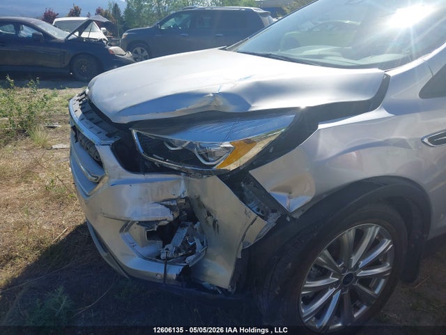 2017 Ford Escape Titanium მანქანა იყიდება აუქციონზე, vin: 1FMCU9J9XHUD21840, აუქციონის ნომერი: 12606135