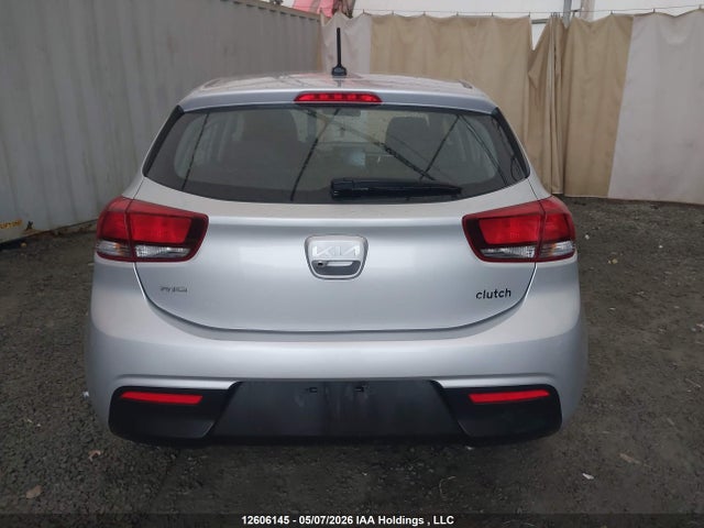 12606145 :رقم المزاد ، 3KPA25AD4NE495427 vin ، 2022 Kia Rio Lx Premium/lx+ مزاد بيع