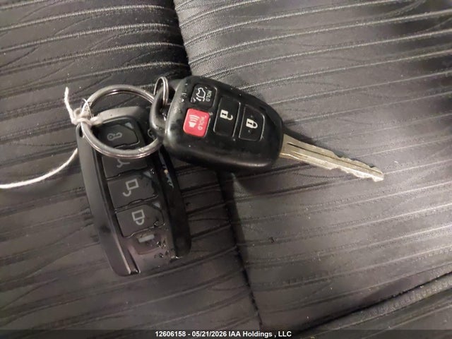 12606158 :رقم المزاد ، 5TDBZRFH9JS856279 vin ، 2018 Toyota Highlander Le/le Plus مزاد بيع
