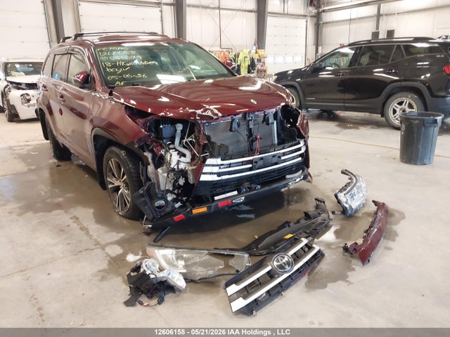 12606158 :رقم المزاد ، 5TDBZRFH9JS856279 vin ، 2018 Toyota Highlander Le/le Plus مزاد بيع