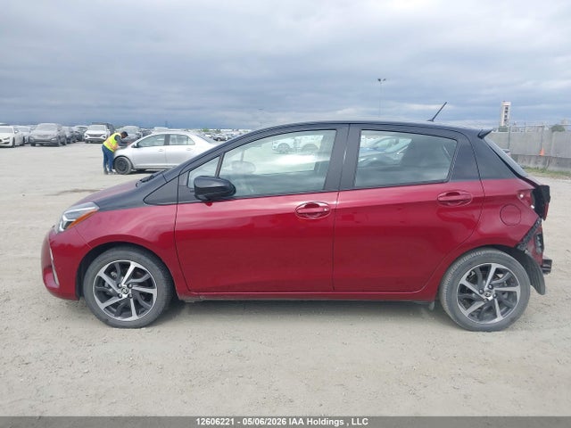 VNKKTUD30JA098428 Toyota Yaris Se