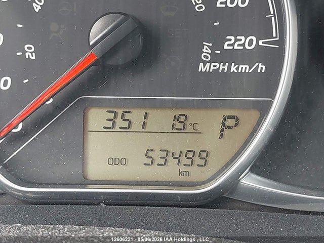 VNKKTUD30JA098428 Toyota Yaris Se