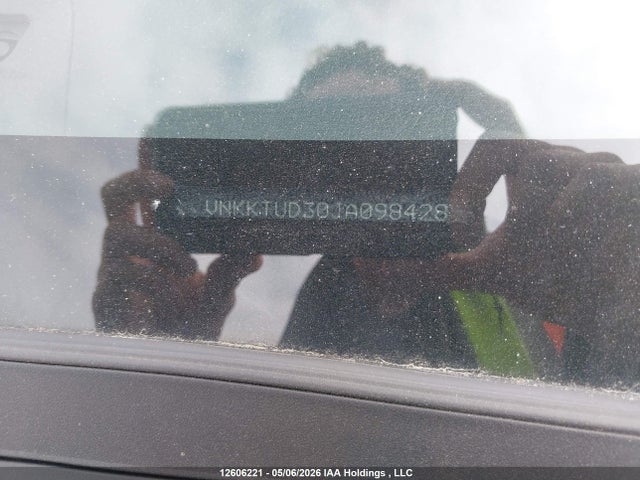 VNKKTUD30JA098428 Toyota Yaris Se
