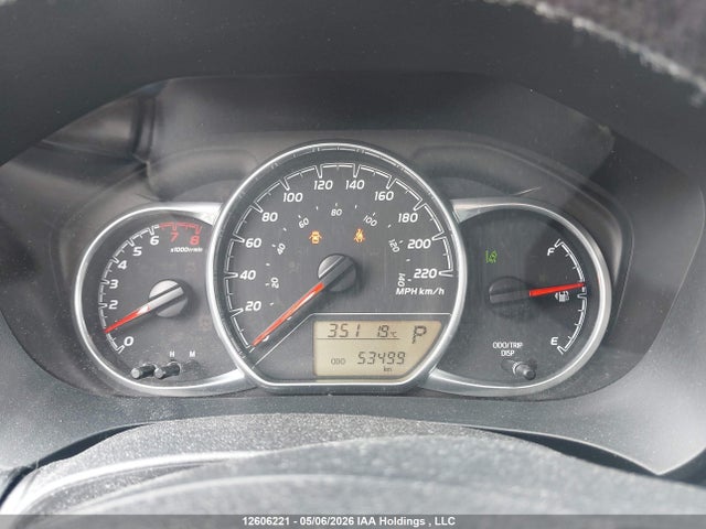 VNKKTUD30JA098428 Toyota Yaris Se