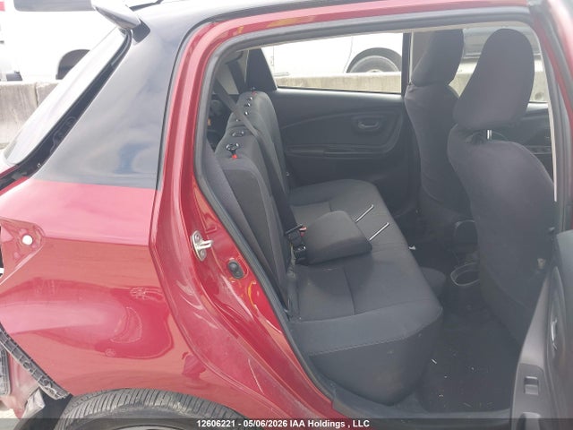 VNKKTUD30JA098428 Toyota Yaris Se