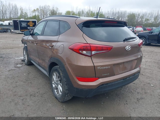 KM8J33A4XHU460006 Hyundai TUCSON SE