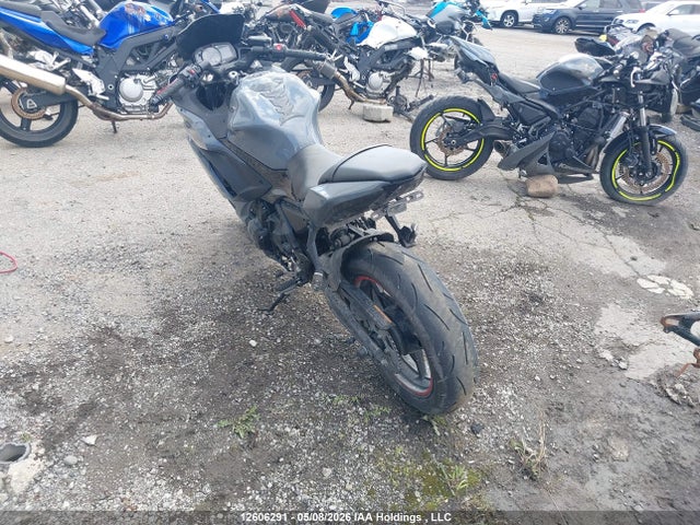 12606291 :رقم المزاد ، JKAEXEK18JDA23019 vin ، 2018 Kawasaki Ex650 F مزاد بيع