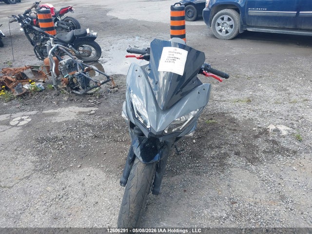 12606291 :رقم المزاد ، JKAEXEK18JDA23019 vin ، 2018 Kawasaki Ex650 F مزاد بيع