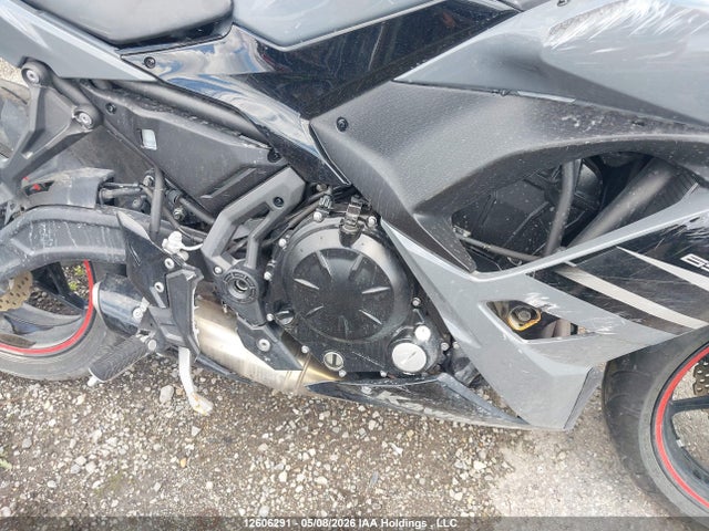 12606291 :رقم المزاد ، JKAEXEK18JDA23019 vin ، 2018 Kawasaki Ex650 F مزاد بيع